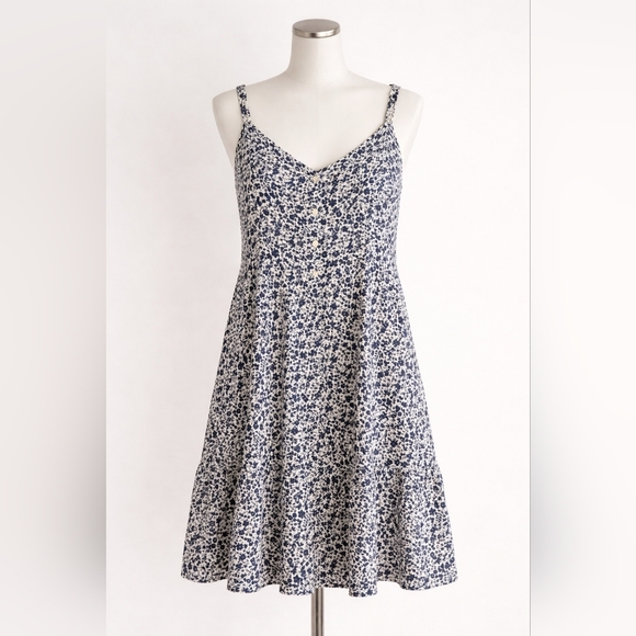 GAP Dresses & Skirts - GAP Blue/white Floral Spaghetti Strap Sundress Size L